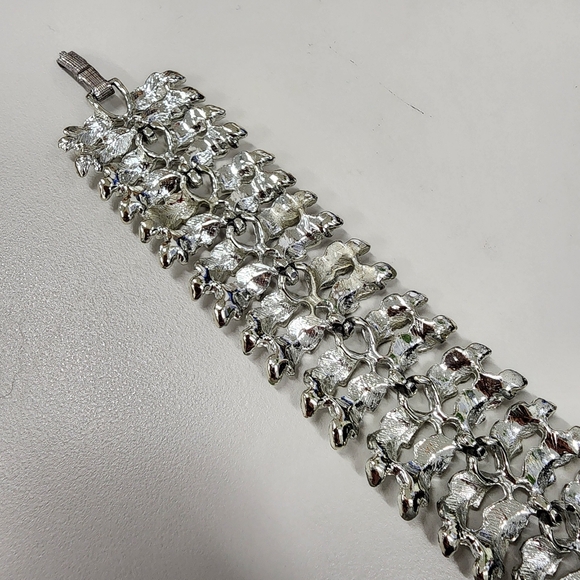 Vintage Mid-Century Silver-Tone Leaf Bracelet Textured Articulated Statement - Picture 8 of 11